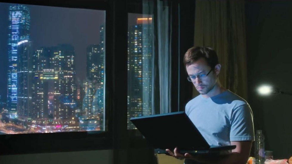 Snowden - Recensione: agiografia di nerd-eroe