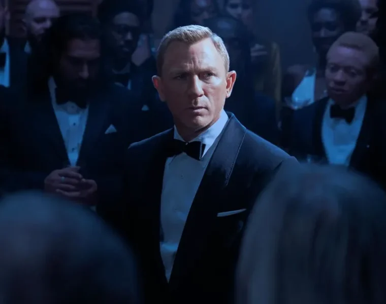 Daniel Craig ricorda la Regina Elisabetta, con i dettagli sull'iconica scena con James Bond