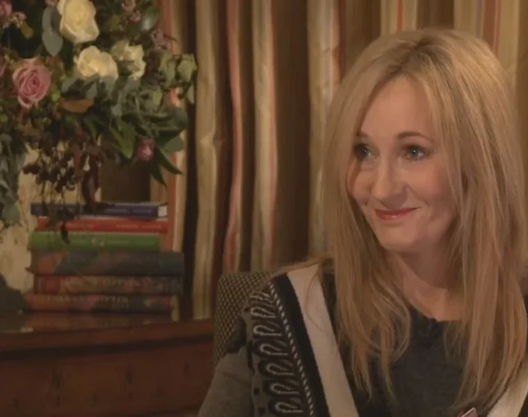 The Ink Black Heart di J.K. Rowling affronta la cultura dellannullamento (e sì è transfobico)