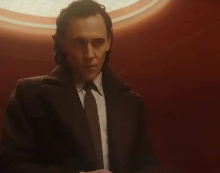 Un nuovo filmato di Disney+ ha rivelato un nuovo aspetto dell'imminente seconda stagione di Marvel's Loki, mostrando più Loki che lavorano insieme per la TVA.