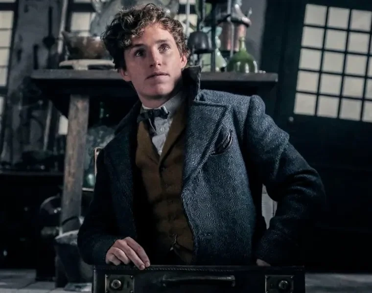 L'attore di Fantastic Beasts Eddie Redmayne parla della possibilità di un quarto film di Fantastic Beasts e del futuro del franchise di Harry Potter.