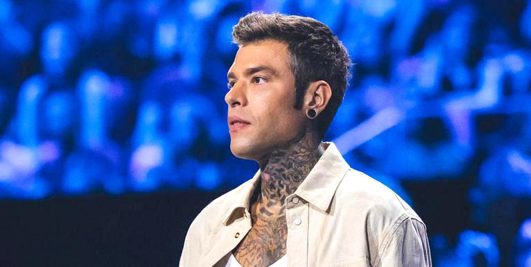 Fedez rassicura i fan: “Non sono in fin di vita”