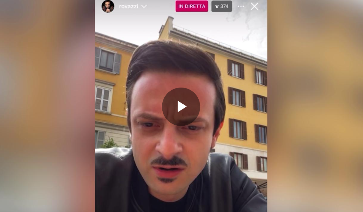 Furto in Diretta, Rubato il Cellulare a Fabio Rovazzi durante una Live, il video