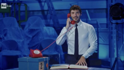 Stefano De Martino torna con Affari Tuoi e pensa già a Sanremo: “Ho ascoltato centinaia di canzoni”