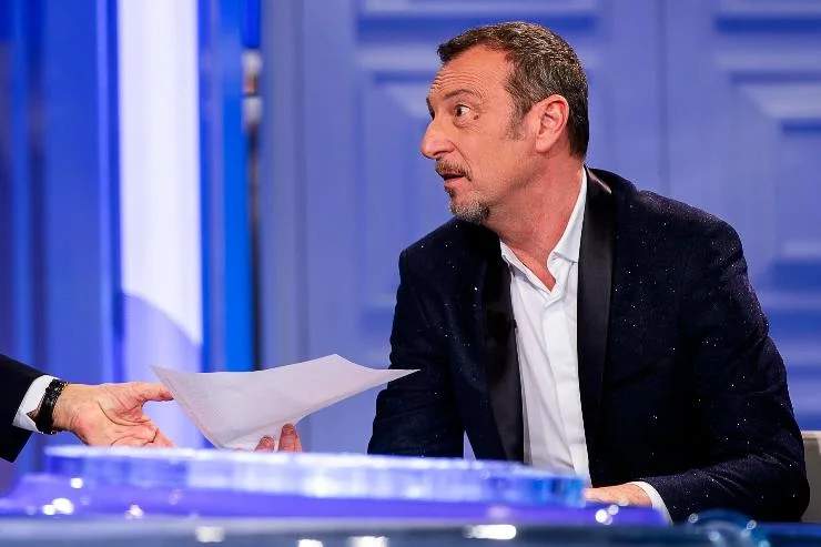 Immagine Copertina «Cos’ha detto Carlo Conti prima del debutto di Amadeus sul Nove»