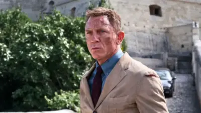 Lo Sceneggiatore del Nuovo Film di James Bond svela la Trama