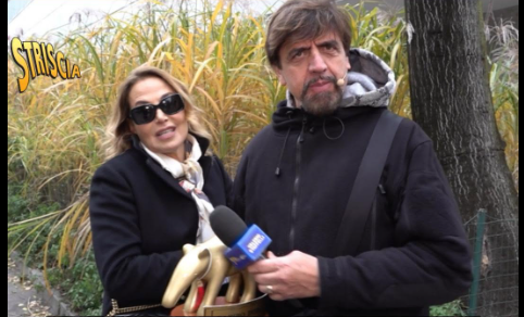 Mister Movie | Striscia la Notizia non chiude! Parola di Antonio Ricci (e tornano Greggio e Iacchetti!) Mister Movie | Striscia la Notizia non chiude! Parola di Antonio Ricci (e tornano Greggio e Iacchetti!)