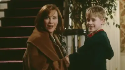 Macaulay Culkin si commuove con l’omaggio a Catherine O’Hara, di Mamma Ho Perso l’Aereo