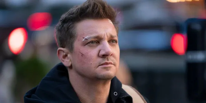 Immagine Copertina «Jeremy Renner nel Cast di Knives Out 3: Segreti e Stelle per Benoit Blanc»