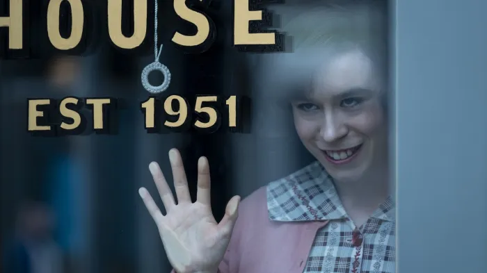 IT – WELCOME TO DERRY: Il Trailer Mostra il ritorno di Pennywise e l’orrore del 1962 IT – WELCOME TO DERRY: Il Trailer Mostra il ritorno di Pennywise e l’orrore del 1962
