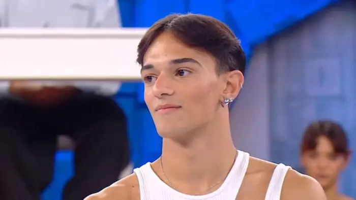 daniele doria dal bullismo e omofobia a scuola a re della danza la storia di rivincita ad amici da Mistermovie.it daniele doria dal bullismo e omofobia a scuola a re della danza la storia di rivincita ad amici
