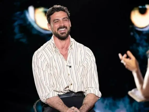 belve intervista esplosiva con michele morrone ho baciato altri uomini