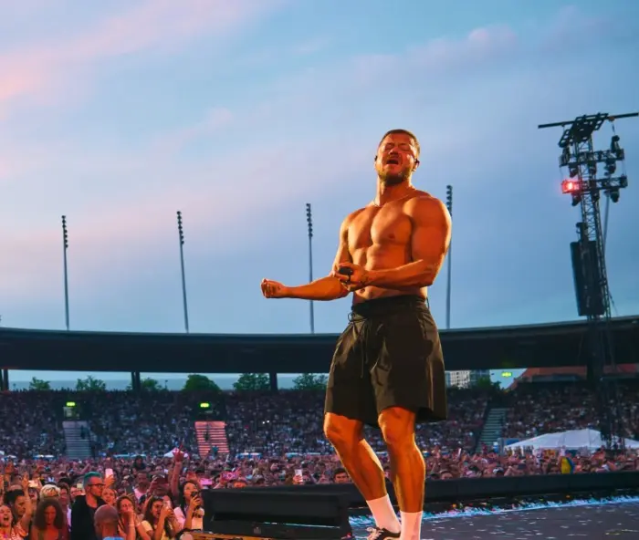 mister movie imagine dragons infiammano padova il gesto di dan reynolds che ha commosso tutti
