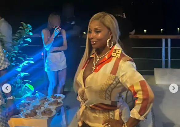 Mary J. Blige atterra a Napoli e conquista Ischia, le foto e i video