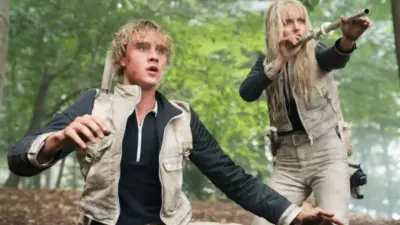 I manifesti promozionali di Hunger Games – L’alba sulla mietitura invadono le città ed è davvero inquietante