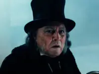 Ebenezer, Johnny Depp è Scrooge nel nuovo trailer del film di Ti West
